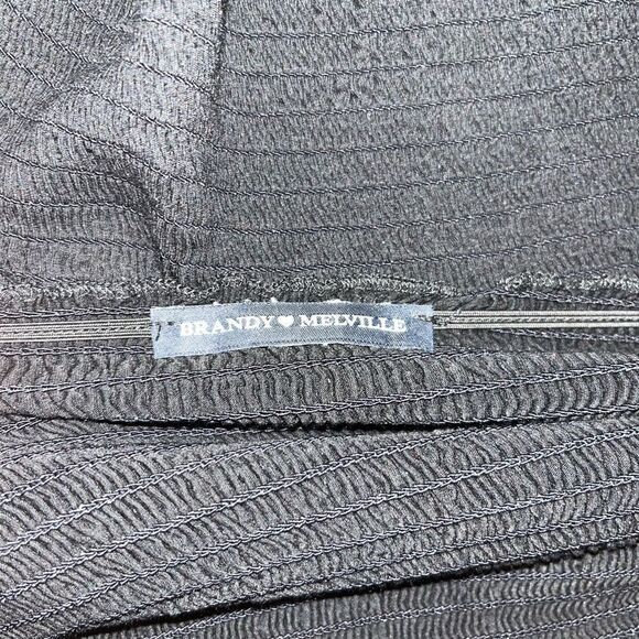 Brandy Melville Charlene Off the Shoulder Smocked Off Top One Size - Picture 3 of 7